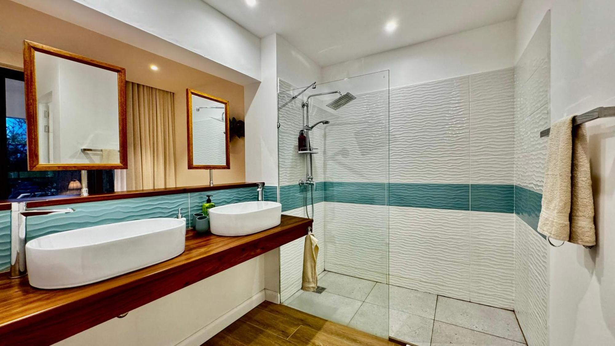 Appartement De Luxe Piscine Et Vue Mer Rivière Noire Dış mekan fotoğraf