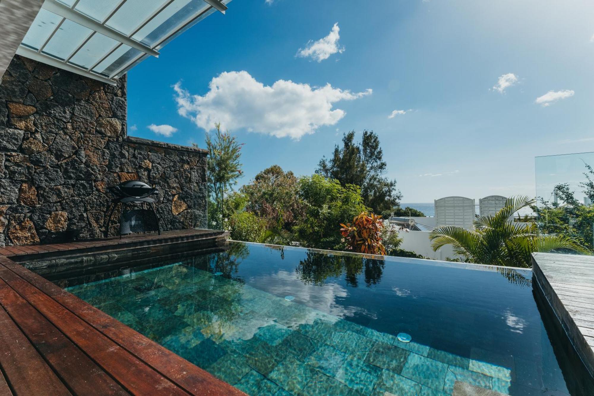 Appartement De Luxe Piscine Et Vue Mer Rivière Noire Dış mekan fotoğraf