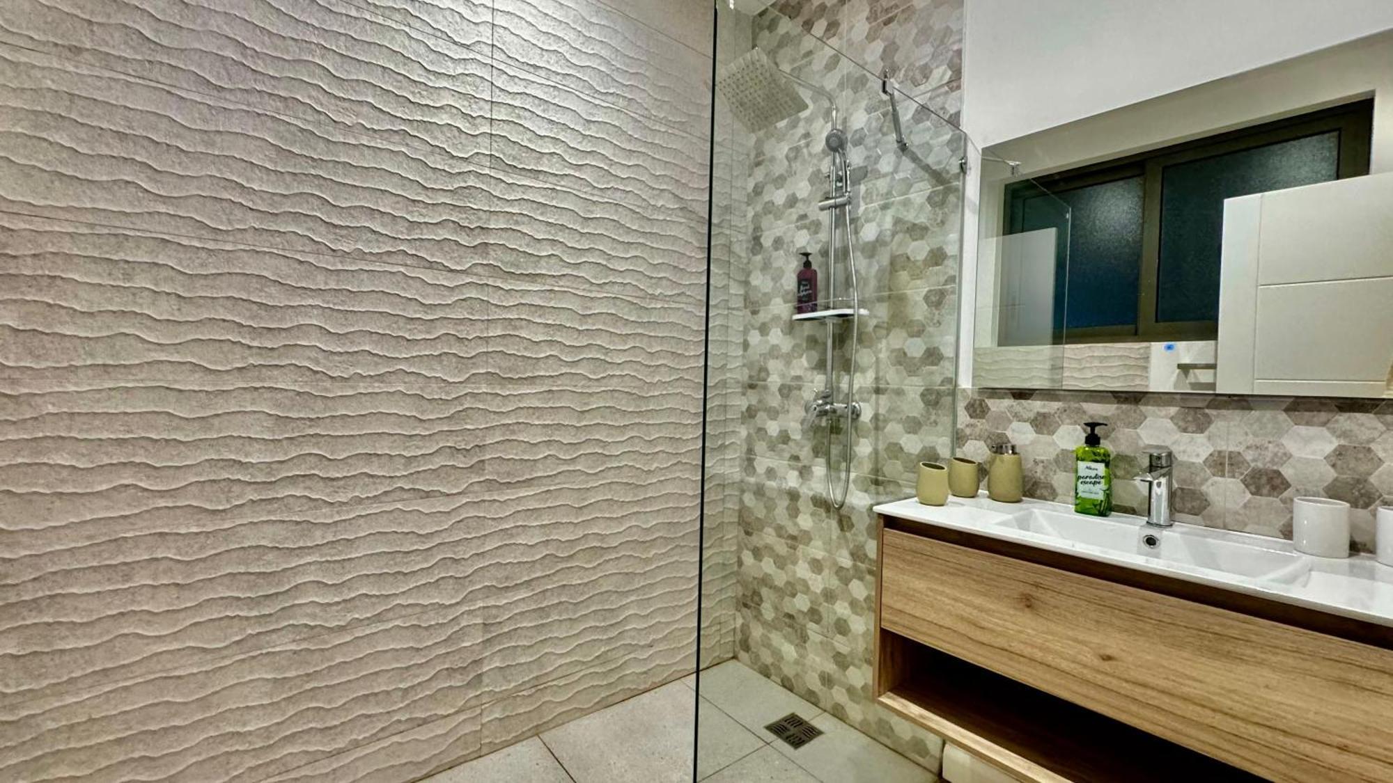 Appartement De Luxe Piscine Et Vue Mer Rivière Noire Dış mekan fotoğraf